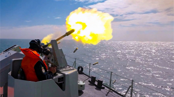 Naval vessels in realistic training