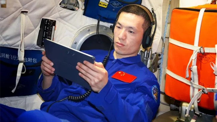 Li Cong, new space explorer dreaming of soaring high