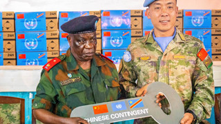 Chinese peacekeeping contingent makes donation to DR Congo