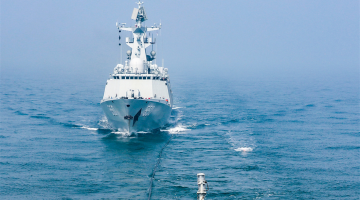 Warships conduct replenishment-at-sea training