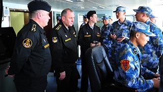 Commanders of China-Russia joint escort taskforce hold tactical discussion